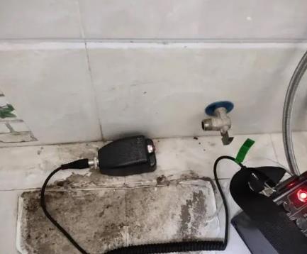 南溪屋顶漏水维修公司分享下卫生间漏水的危害及解决方法